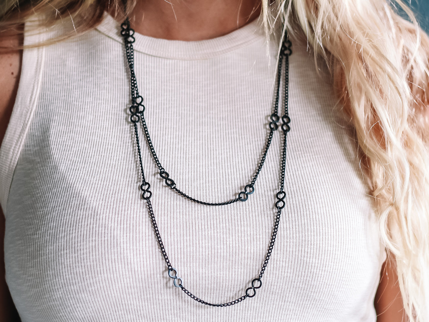 Load image into Gallery viewer, Black Plate Chain Necklace
