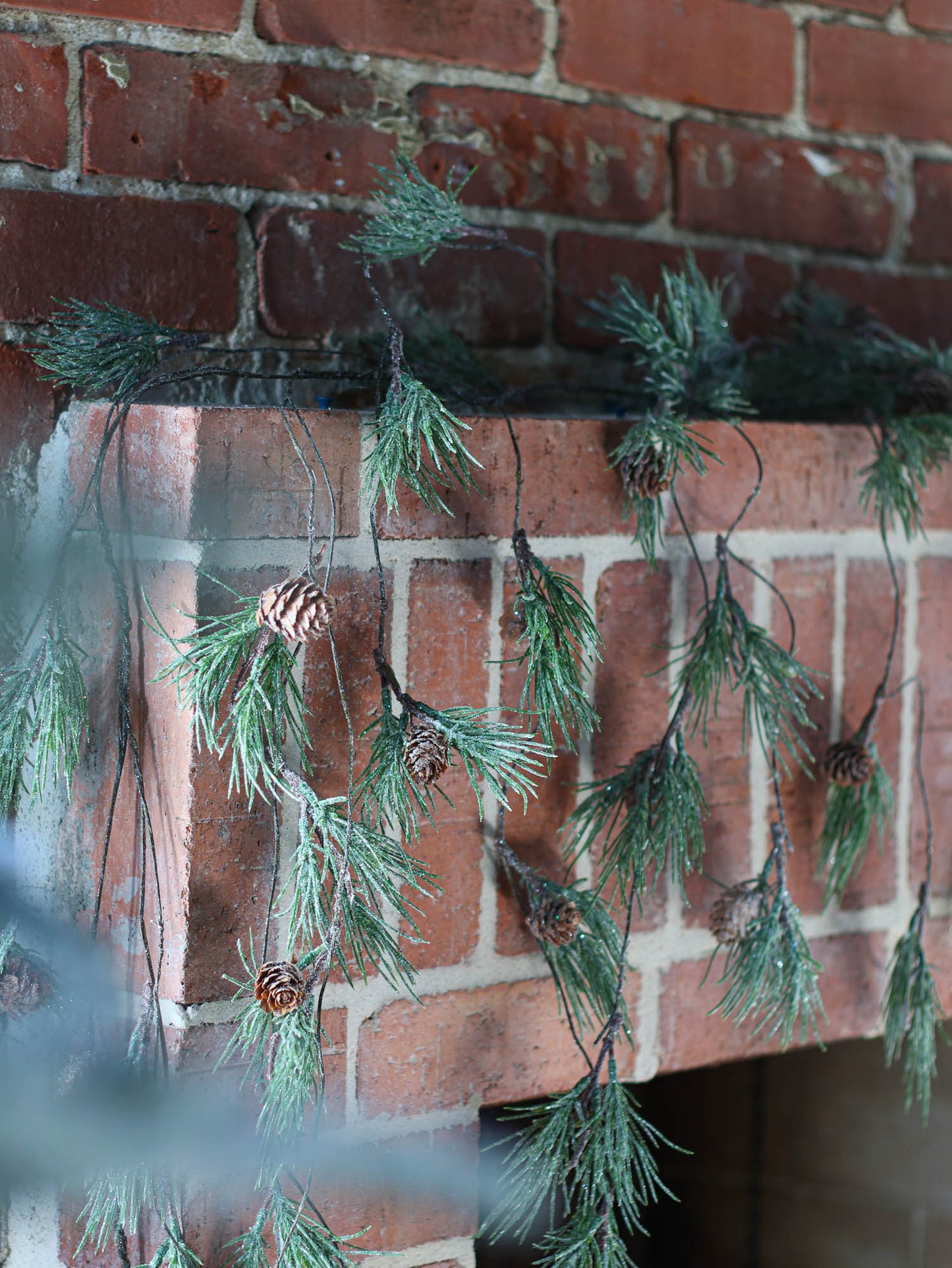 Load image into Gallery viewer, Shimmer Pine Garland
