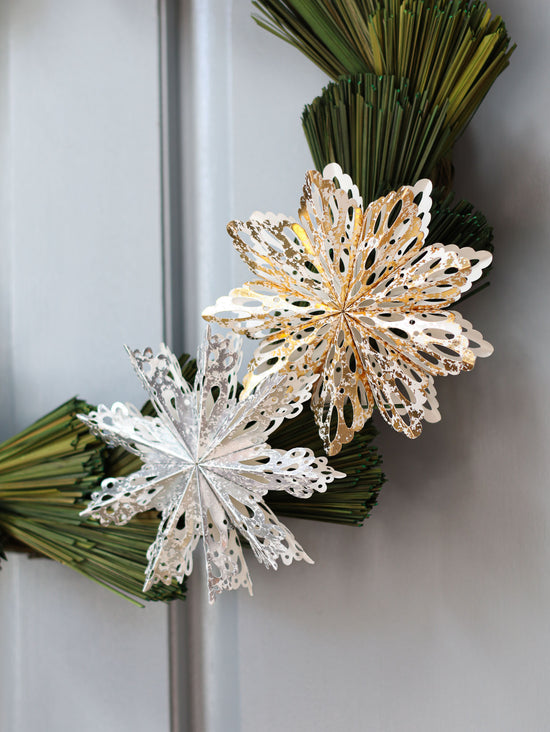 Load image into Gallery viewer, Paper Snowflake Ornament | 6&amp;quot;
