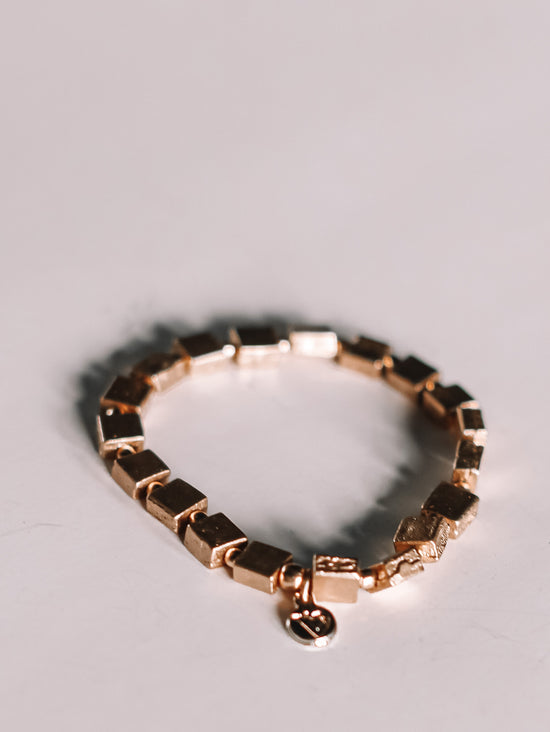Load image into Gallery viewer, Reflections Gold Square Bracelet
